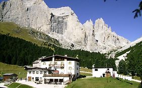 Rifugio Gardeccia Huette Pozza Di Fassa