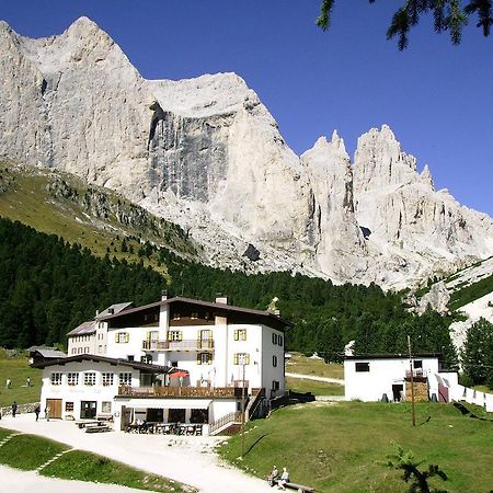 Hôtel Rifugio Gardeccia Hutte à Pozza di Fassa Extérieur photo