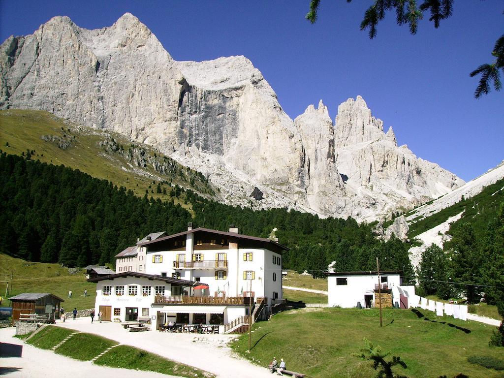 Hôtel Rifugio Gardeccia Hutte à Pozza di Fassa Extérieur photo