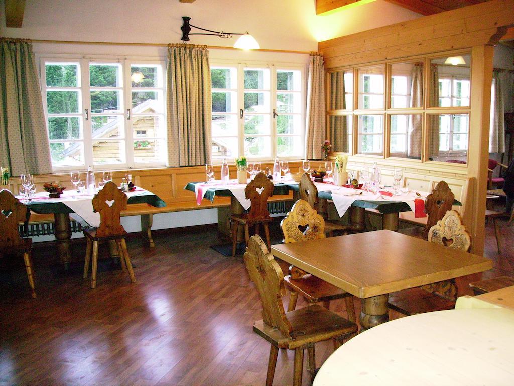 Hôtel Rifugio Gardeccia Hutte à Pozza di Fassa Extérieur photo